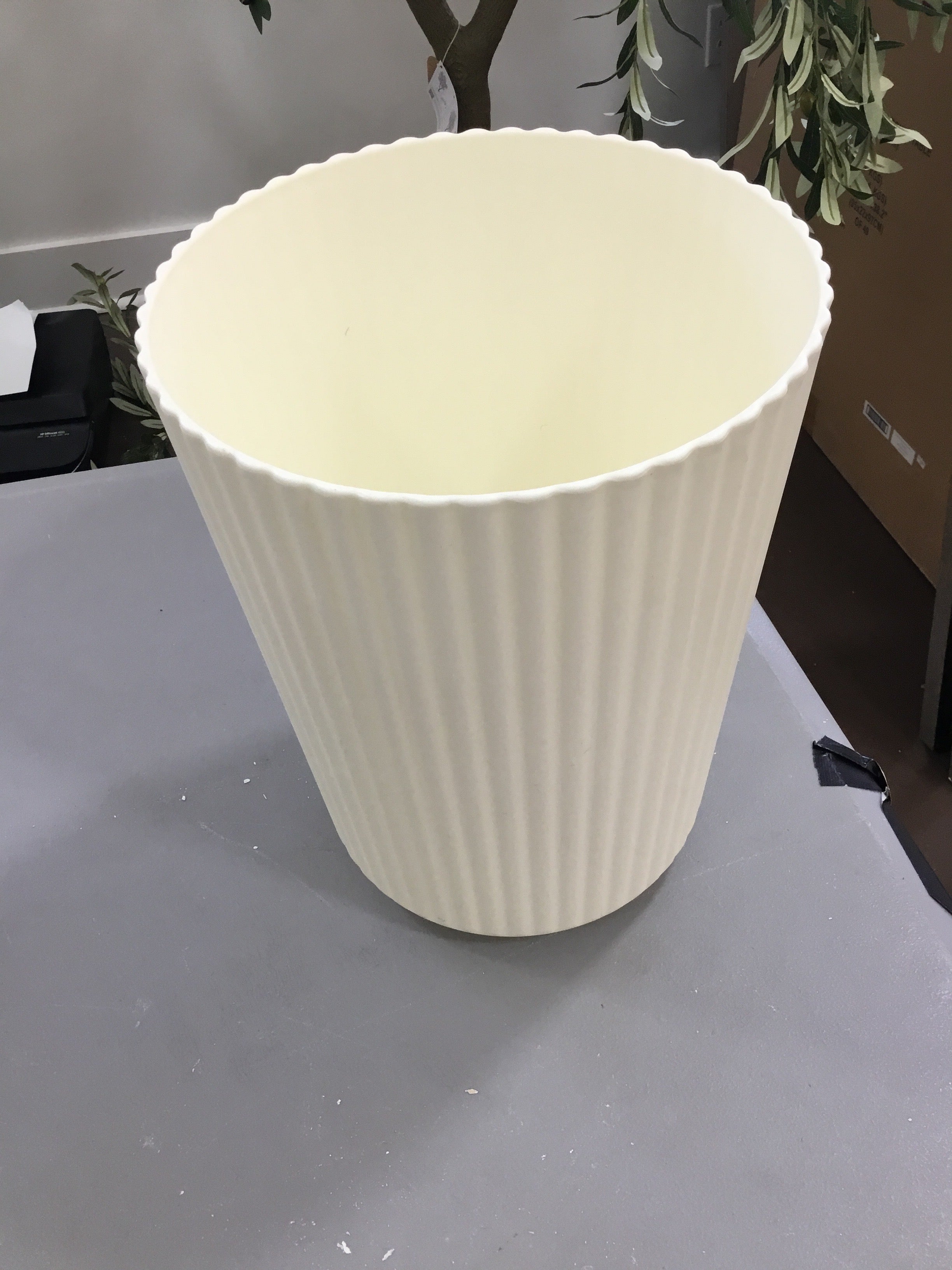 White trash can