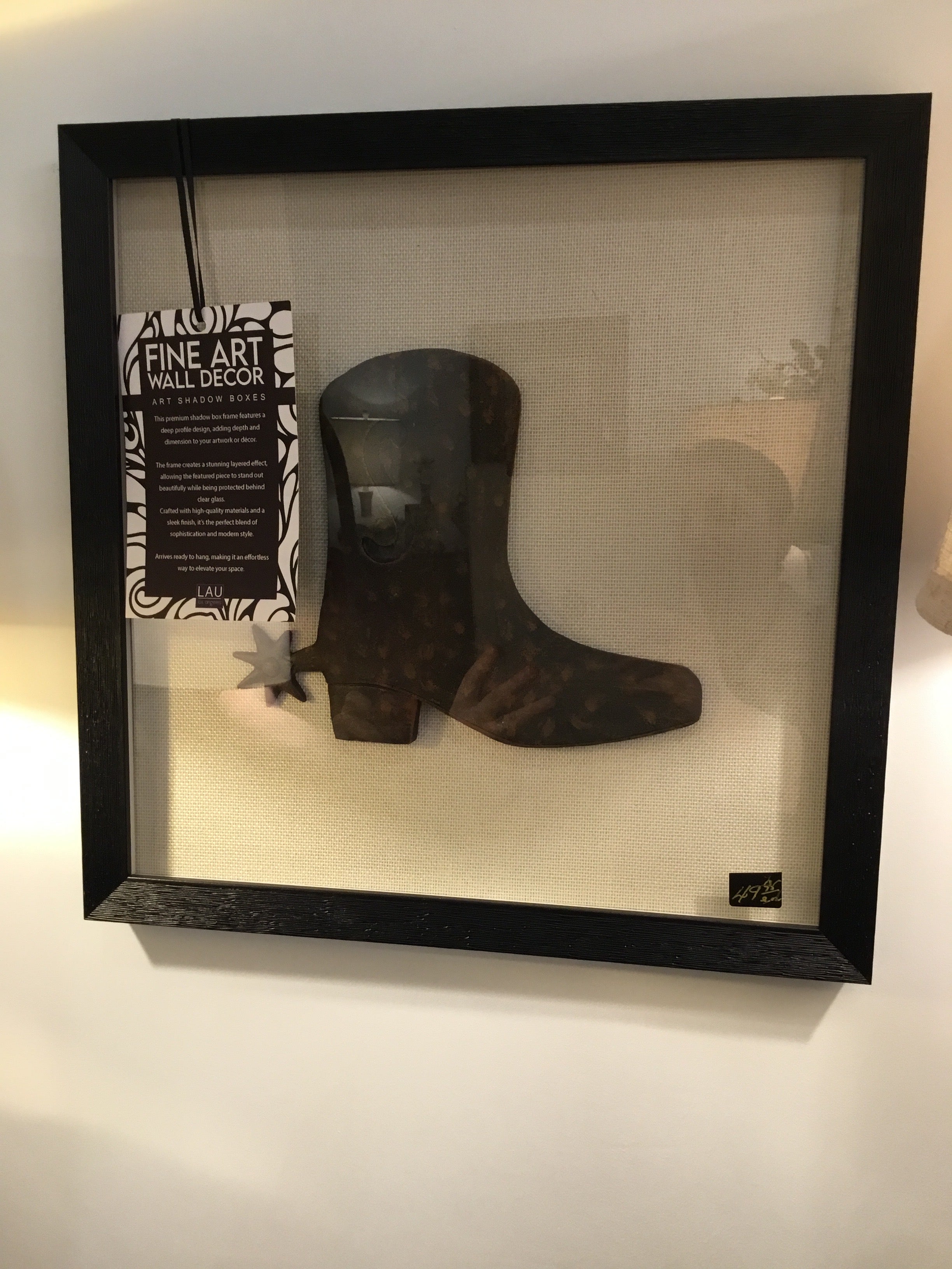 Boot shadow box