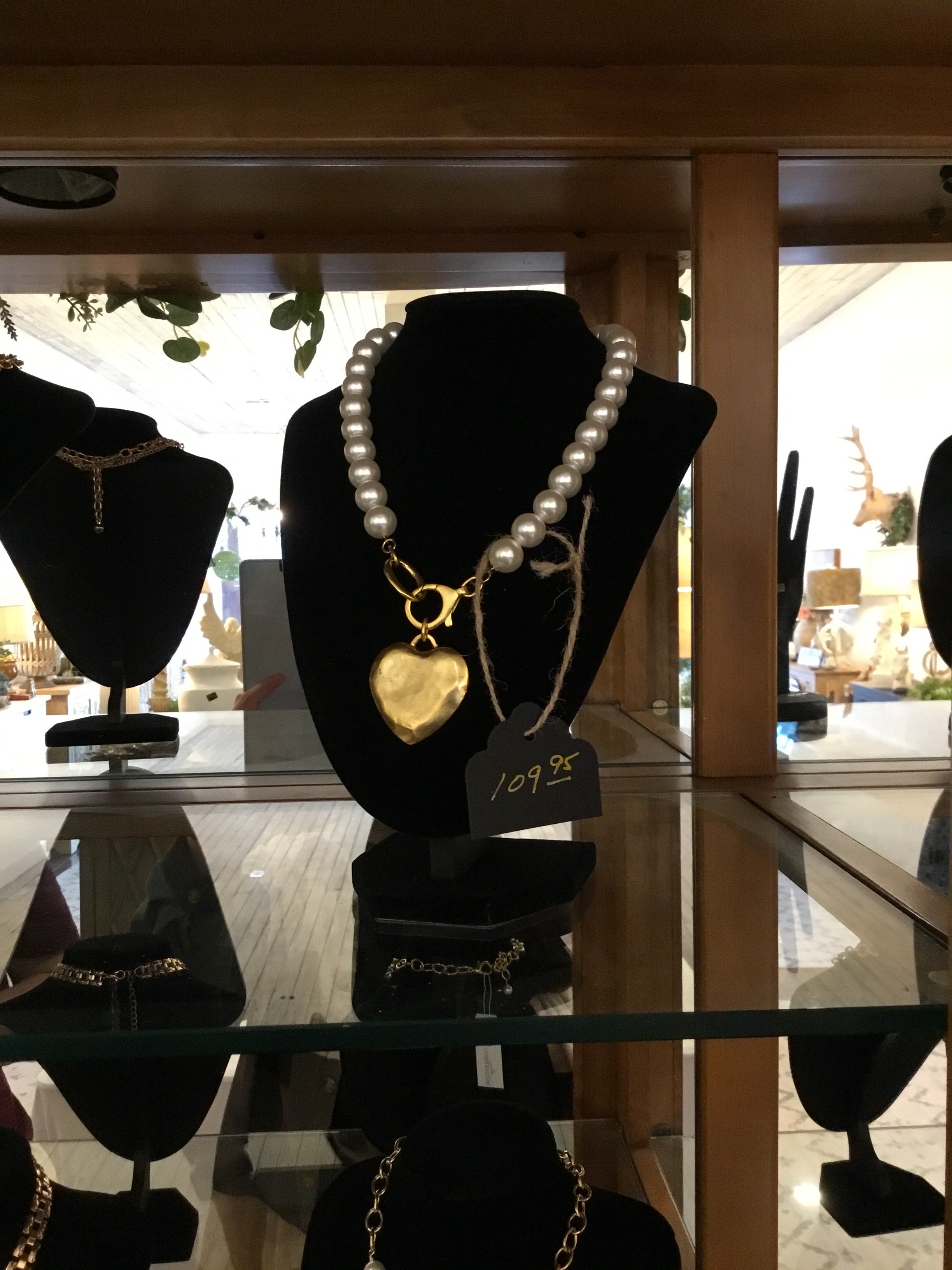 Gold heart w/ pearl necklace