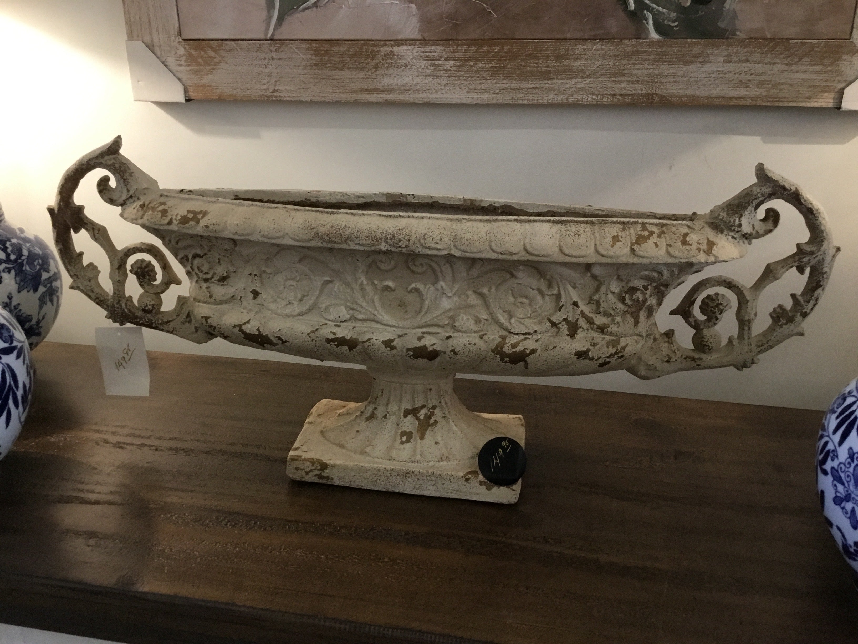 Distressed concrete compote